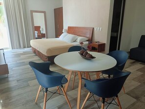 Deluxe Studio, Balcony | Dining room - Hotel Piedra del Caribe Puerto Morelos (Puerto Morelos)