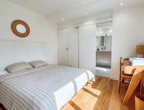4 chambres, fer et planche à repasser, Wi-Fi, draps fournis
