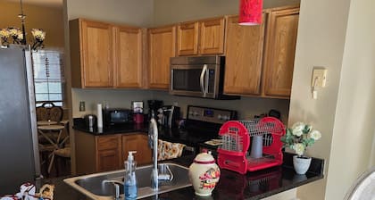Newly listed 3-bed 3-bathroom, with WiFi, AC in Aurora