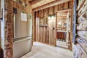 Interior - The Alibi Cabin - Pool, Hot Tub & Private Trails - Secluded 17-Acre Retreat (Kensington)