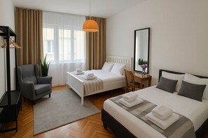 3 habitaciones, tabla de planchar con plancha y wifi 