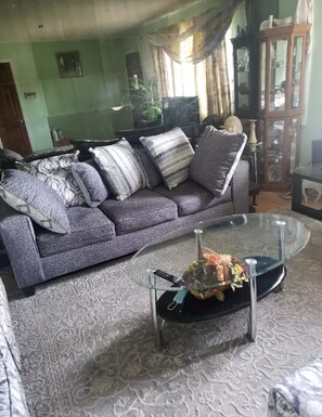 Living area - 3-bedroom townhome in charming Aurora with WiFi, AC. Unbeatable LocationBook now (Aurora)