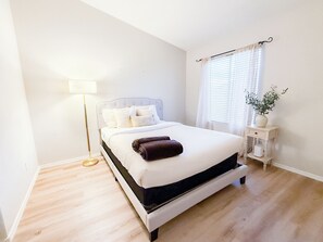3 chambres, fer et planche à repasser, Wi-Fi gratuit, draps fournis