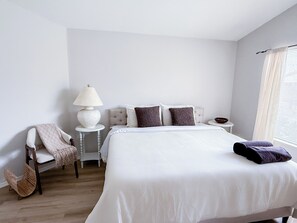 3 bedrooms, iron/ironing board, free WiFi, bed sheets - Cactus Bonito, Pool, 3 Bed, 2 Bath w/AC & Near Stadium (Glendale)