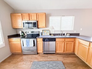 Fridge, microwave, oven, stovetop - Cactus Bonito, Pool, 3 Bed, 2 Bath w/AC & Near Stadium (Glendale)