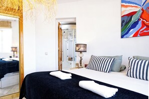 3 chambres, fer et planche à repasser, Wi-Fi, draps fournis