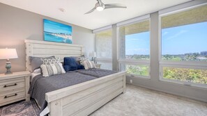 Skrivebord, strykejern/-brett, wi-fi (inkludert) og sengetøy