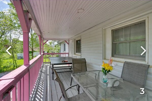 Outdoor dining
