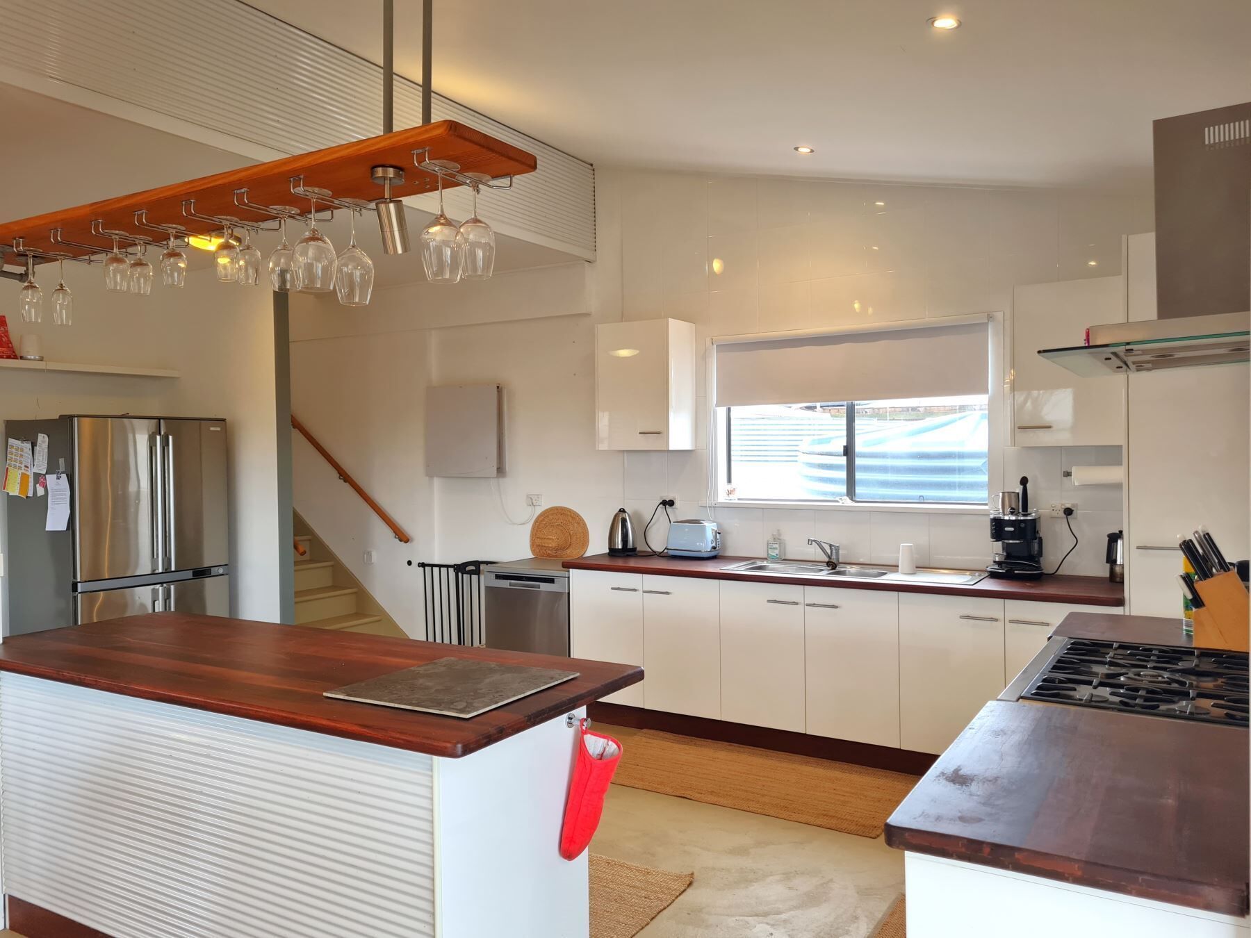 Microwave, dishwasher, coffee/tea maker