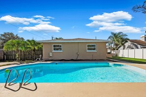 Outdoor pool - Private 5BR Oasis with Pool Near Clearwater Beach (Clearwater)
