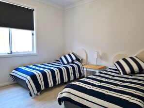 4 bedrooms, free WiFi - Jetty Nights, Port Hughes (Port Hughes)