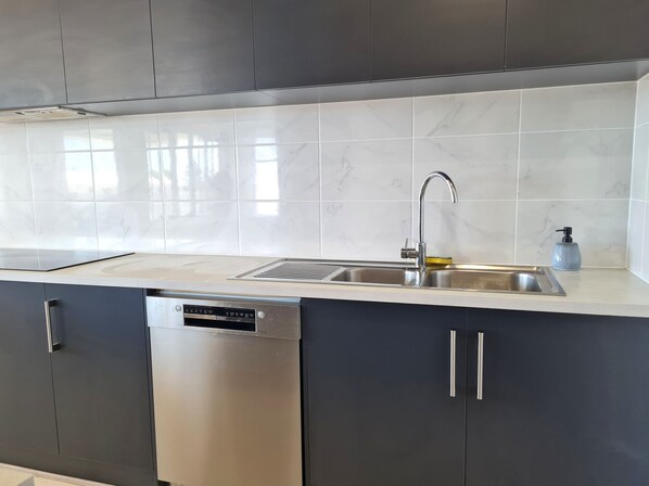 Microwave, dishwasher, coffee/tea maker - Jetty Nights, Port Hughes (Port Hughes)