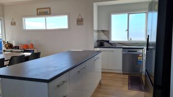 Microwave, dishwasher