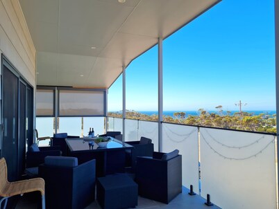 Sea Horizons, Pine Point