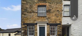 Spectacular Riverview Cottage in Calstock