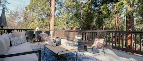 Luxury Suite, 2 Bedrooms, Mountain View | Terrace/patio
