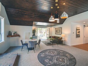2 chambres, literie de qualité supérieure, décoration personnalisée