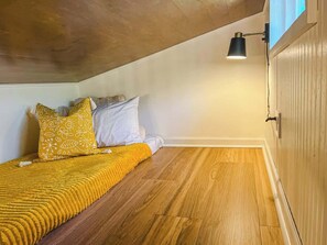 Interior - Summer Deals/Tiny House/Pet Friendly/Secluded View (Pigeon Forge)