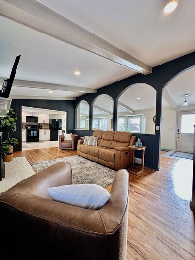 Homebase 4BR/3BA, Park, Fire-pit, Gym Equip, Theatre, Kids Room, Arcade, AC