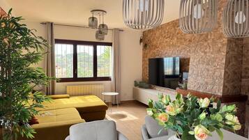 Smart-tv en een open haard