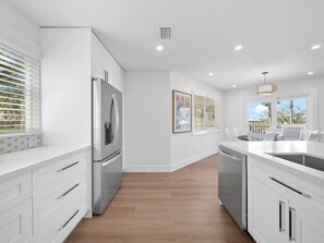 Unclassified image, 2 of 50, button