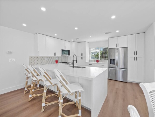 Unclassified image, 1 of 50, button