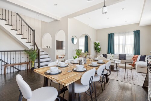 Biggest Duplex w/6BD in Bushwick for 16 Guests