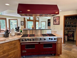Micro-ondes, four, plaque de cuisson, lave-vaisselle