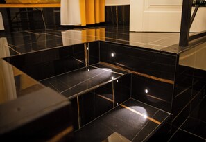 Junior Triple Room, Garden View - Unicum Trastevere Suites (Rome)