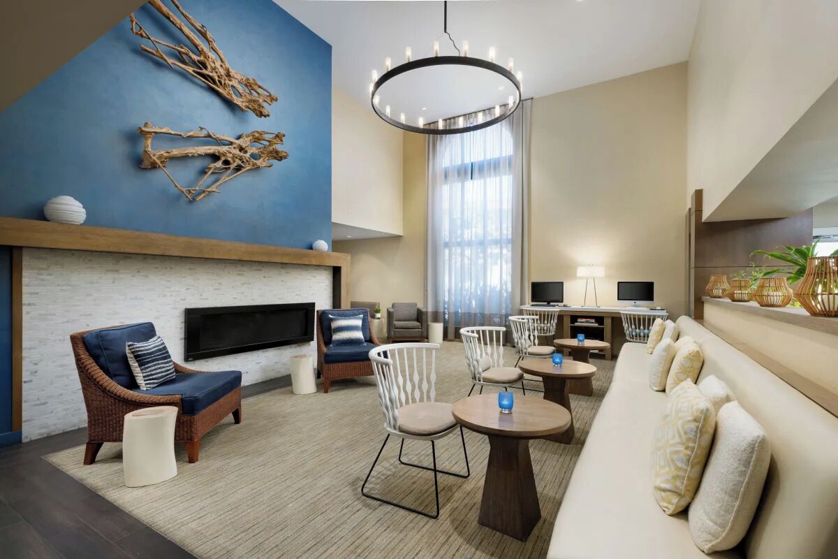 Your Ultimate Leisure Stay Near Lake Calabasas Park! 2 Comfortable Units, Pool - Calabasas