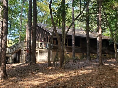 Waterfront Lake Home - Private Dock & 1/4 Mile Beach - High Speed Wifi