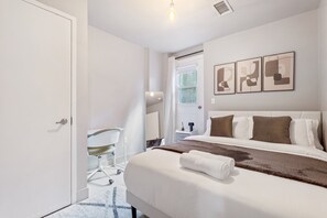 5 bedrooms, iron/ironing board, WiFi, bed sheets