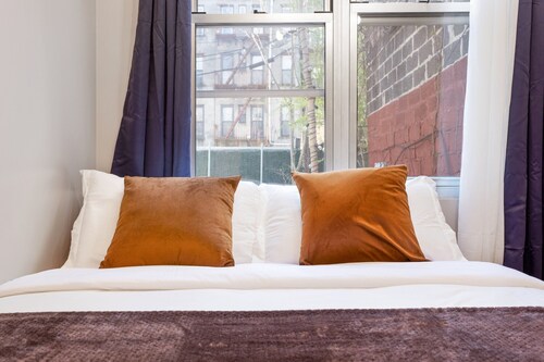 5BD Duplex w/ Private Patio BBQ and Arcade Games