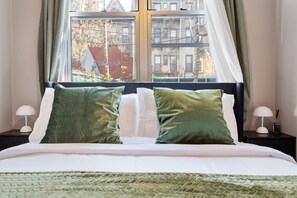 5 habitaciones, tabla de planchar con plancha, wifi y ropa de cama 