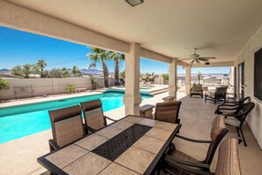 Pool - Downtown Lake Havasu 5 bedroom home (Lake Havasu City)