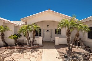 Exterior - Downtown Lake Havasu 5 bedroom home (Lake Havasu City)