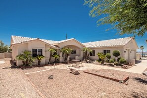Exterior - Downtown Lake Havasu 5 bedroom home (Lake Havasu City)