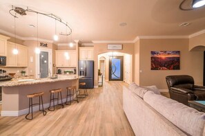 Interior - Lake Life Luxury Pool Home Indoor Boat Parking (Lake Havasu City)