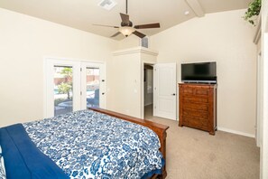 4 bedrooms, free WiFi, bed sheets - 4 Bedroom 3 Bath Golf Course Pool Home (Lake Havasu City)