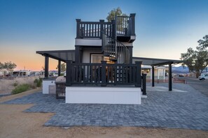Exterior - Crazy Horse H20 | Island | Minutes to Beach (Lake Havasu City)