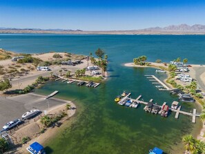 Marina - 1 Bedroom and Loft Bedding 1 Bath Private Jacuzzi (Lake Havasu City)