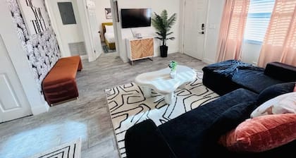 Miami Art Deco Vibes • Stay Near Downtown