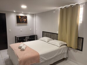Habitación básica doble | Ropa de cama de alta calidad, wifi gratis, ropa de cama