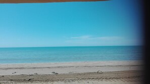 Sun-loungers, beach towels - MonSant Holiday House 100 meters from the sea (Pachino)