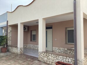 Exterior - MonSant Holiday House 100 meters from the sea (Pachino)