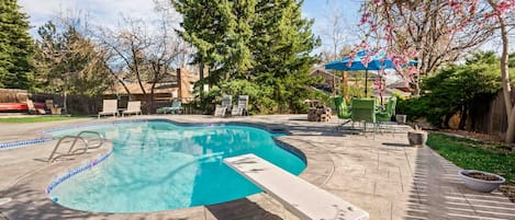 Outdoor pool, a heated pool