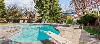The Good Times Pool House- Walk Out Basement Only
