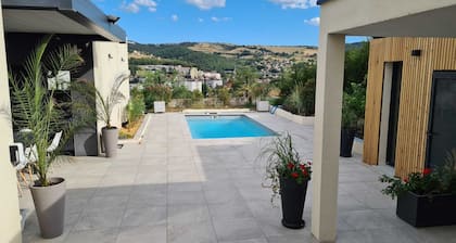 Villa avec Piscine Privée & Salle de Cinéma