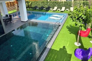Outdoor pool - DrVilla°Suits (Serik)