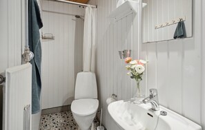 Shower - 3 bedroom beautiful home in Sydals (Sydals)